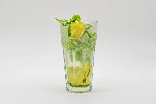 Mojito Cocktail Vit Bakgrund — Stockfoto