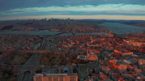 Κωνσταντινούπολη Γέφυρα Βοσπόρου στο ηλιοβασίλεμα. Αεροφωτογραφία 4K. — Αρχείο Βίντεο