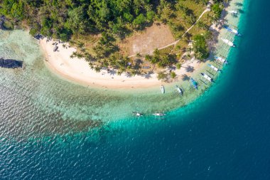 Pinagbuyutan Adası 'ndaki Ipil Sahili, El Nido, Palawan, Filipinler.