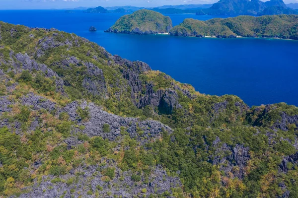 Vackra Korallrev Båtar Och Ett Klart Hav Matinloc Island Bacuit — Stockfoto