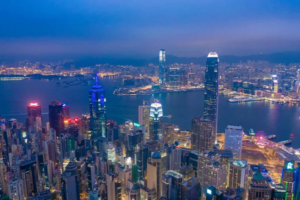 Hava aracı Hong Kong Şirketi 'nin sokaklarını vurdu..