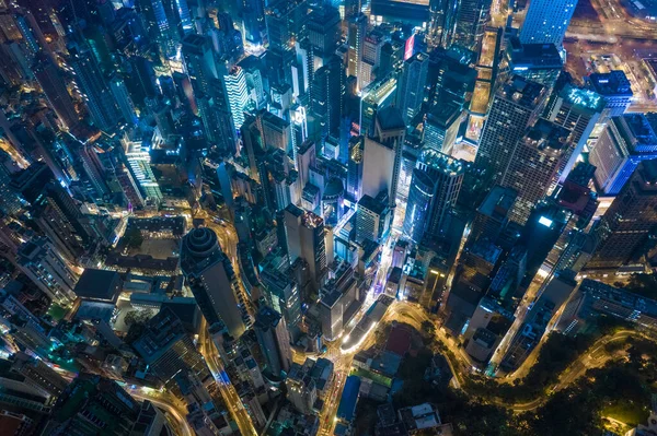 Vista aérea de una isla de Hong Kong, Victoria Harbour por la noche. — Foto de Stock