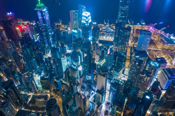 空对空无人机击中香港企业大厦的街道. 免版税图库照片