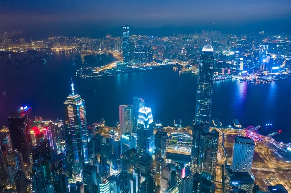 空对空无人机击中香港企业大厦的街道. 图库图片