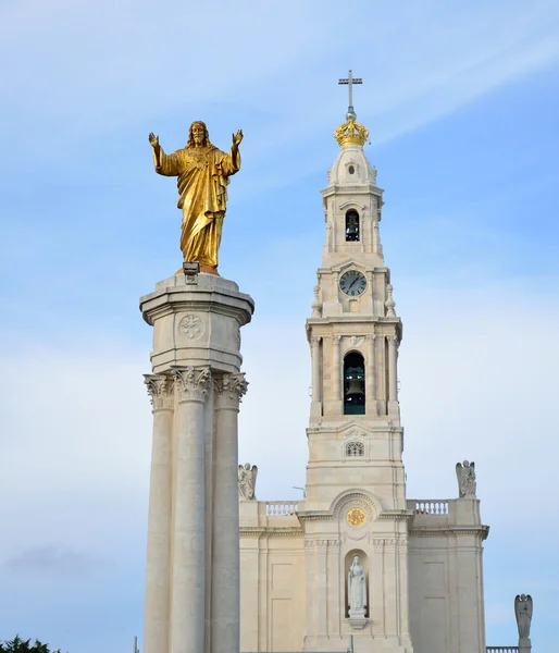 Santuario de Nuestra Señora de Fátima y estatua de Jesús Fotos De Stock Sin Royalties Gratis