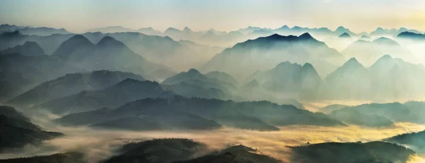 Silhouettes Morning Mountains Foggy Morning Carpathians Mountain Landscape — Stock Photo, Image