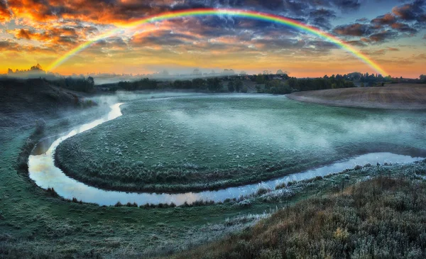 Fantastisk Regnbåge Över Den Lilla Landsbygden Floden Höstmorgon Typ Ukraina — Stockfoto