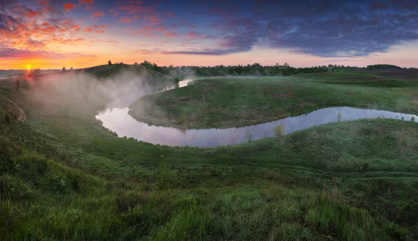 Hermoso Amanecer Primavera Sobre Orilla Del Río Naturaleza Ucrania — Foto de Stock