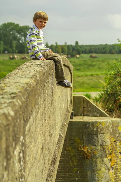 Over the edge — Stock Photo, Image