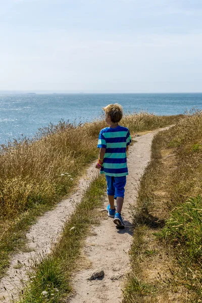 Looking at the sea — Stock Photo, Image