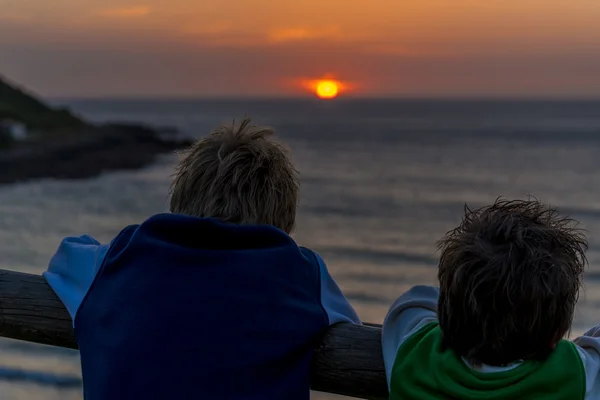 Sunset boys — Stock Photo, Image