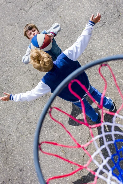 Basketball-Jungen — Stockfoto