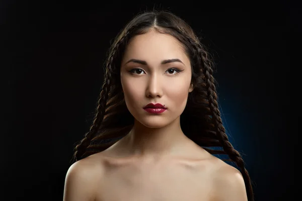 Retrato de una hermosa chica asiática — Foto de Stock