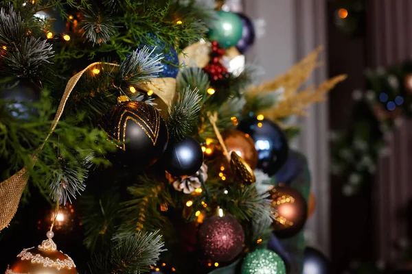 Selective Focus Christmas Decorations Form Balloons Ribbons Pine Tree Background — Stock Photo, Image