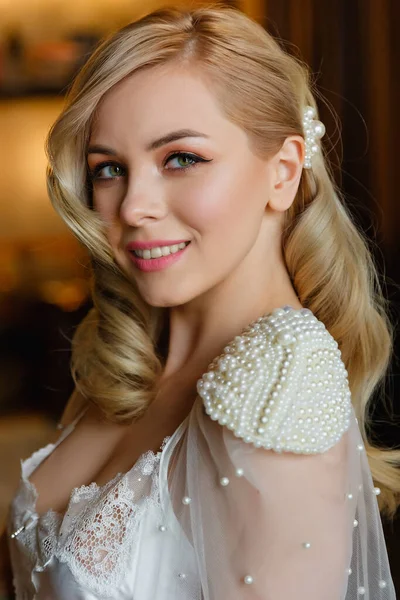Duży Portret Pięknej Blondynki Seksownej Panny Młodej Atrakcyjnym Ciałem Lokami Obraz Stockowy