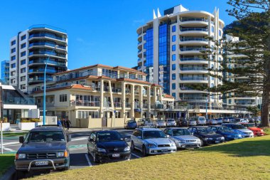 Maunganui Dağı, Yeni Zelanda. Bu popüler tatil kasabasında yüksek katlı apartmanlar ve oteller. 11 Haziran 2012