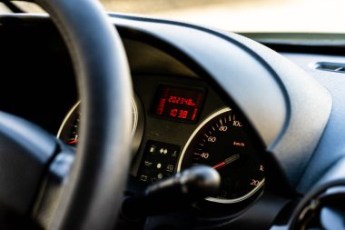 Romanya 'nın Bükreş kentinde bulunan Dacia Duster otomobilinin detayları, 2021