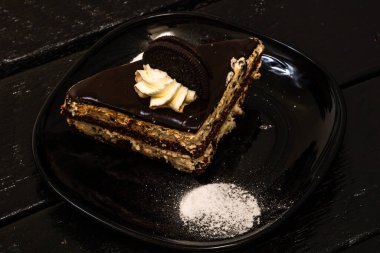 Çikolatalı mus tatlısı. Çikolatalı kek.