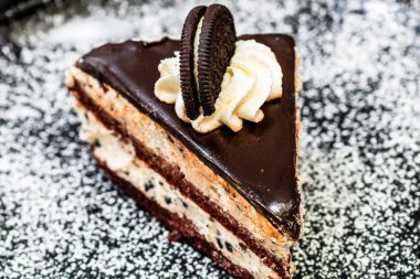 Çikolatalı mus tatlısı. Çikolatalı kek.