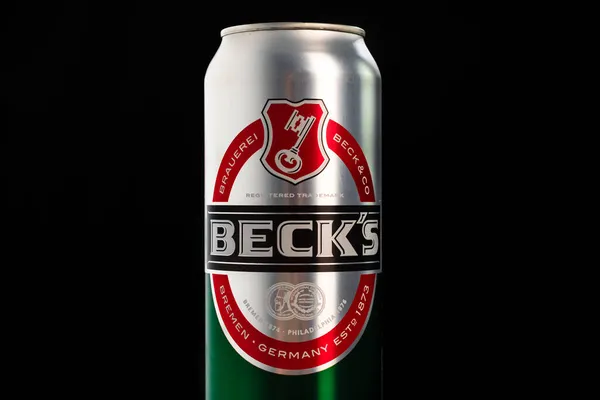 Lata Cerveja Beck Isolada Fundo Preto Bucareste Roménia 2020 — Fotografia de Stock