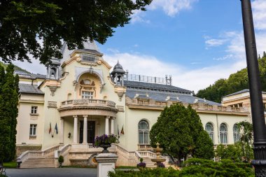 Sinaia Kumarhanesi binası Sinaia, Romanya, 2021 'de yer almaktadır.