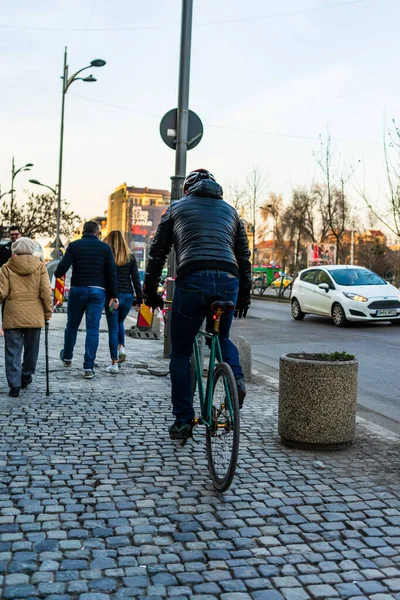 Fahrradfahren Pendler Auf Dem Fahrrad Bukarest Rumänien 2021 — Stockfoto