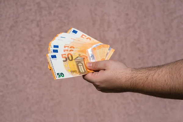 Mão Segurando Mostrando Dinheiro Euros Dando Dinheiro Conceito Moeda Mundial — Fotografia de Stock