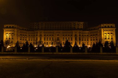 Gece vakti Parlamento Sarayı, Bükreş, Romanya