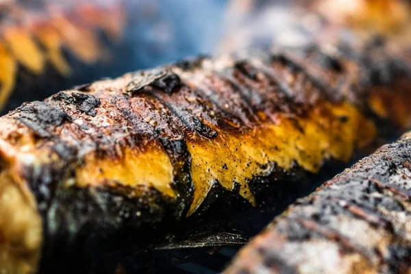 Peixe Grelhado Grelha Carvão Churrasco Peixe Fresco — Fotografia de Stock