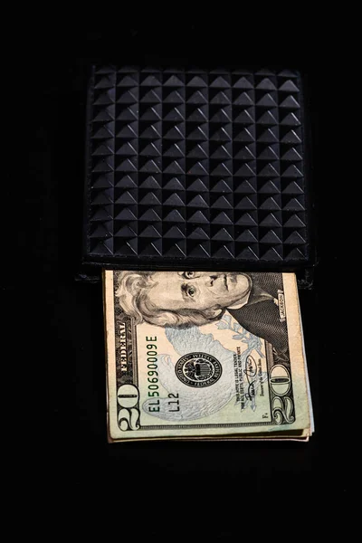 50美元钞票在一个黑色钱包孤立 — 图库照片