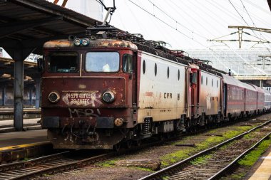 Bükreş, Romanya 'daki Bükreş (Gara de Nord Bükreş) tren istasyonunda ya da hareket halindeki tren platformunda 2022