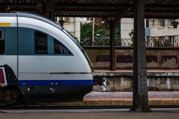 Tren Movimiento Plataforma Del Tren Bucarest North Railway Station Gara — Foto de Stock