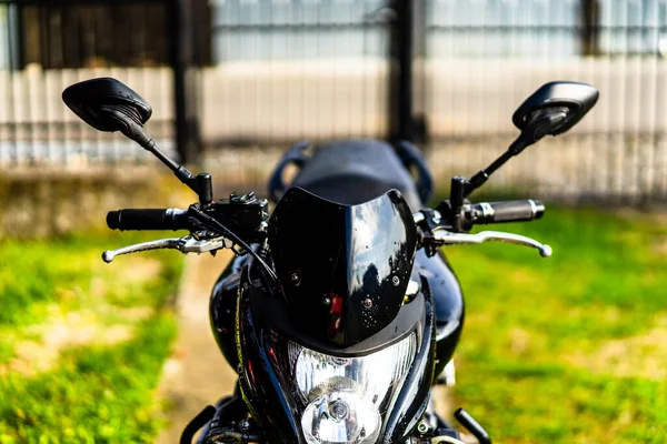 黒いバイクの詳細 ブカレスト ルーマニア 2021年のホンダホーネットオートバイの詳細写真 — ストック写真
