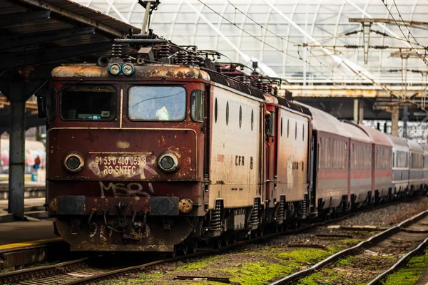 Bükreş, Romanya 'daki Bükreş (Gara de Nord Bükreş) tren istasyonunda ya da hareket halindeki tren platformunda 2022