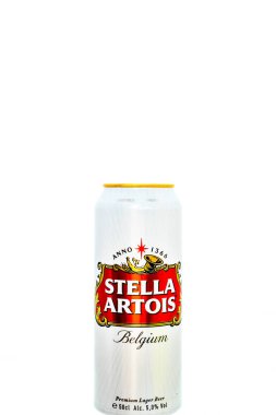 Bükreş, Romanya, 2021 'de bir kutu Stella Artois birası