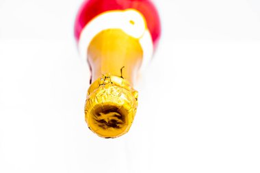 Bir şişe Burg Schonneck köpüklü şarap, beyaz şarap. Romanya 'nın Bükreş kentinde 2021 yılında çekilen illüstrasyon fotoğrafı