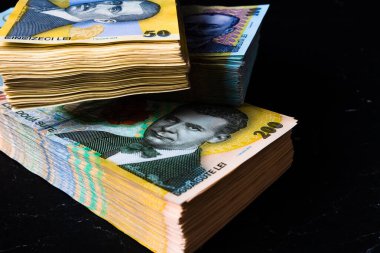 Bir yığın LEI Romanya parası. RON Leu Para Avrupa Para Birimi