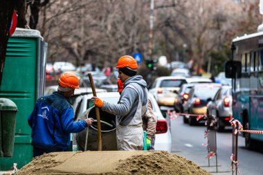 Romanya 'nın Bükreş kentinde inşaat işçileri, 2021