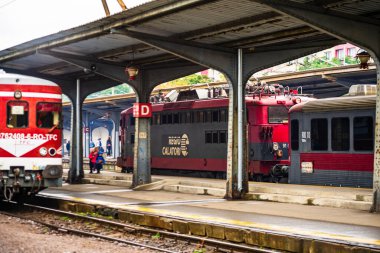 Bükreş, Romanya 'daki Bükreş (Gara de Nord Bükreş) tren istasyonunda ya da hareket halindeki tren platformunda 2022