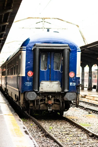 Comboio Movimento Plataforma Comboios Estação Ferroviária Norte Bucareste Gara Nord — Fotografia de Stock