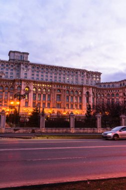 Romanya 'nın başkenti Bükreş' teki Parlamento Sarayı (Palatul Parlamentului) 2020