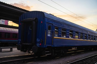 Bükreş, Romanya 'daki Bükreş (Gara de Nord Bükreş) tren istasyonunda ya da hareket halindeki tren platformunda 2022