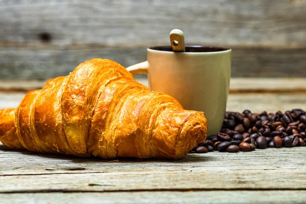 Croissants Franceses Dourados Recém Assados Croissants Cozidos Forno Saborosos Croissants — Fotografia de Stock