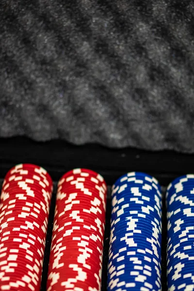 Kartlı Poker Çipleri Yığını Ayrıntıları — Stok fotoğraf