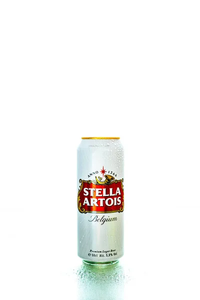 Банка Пива Stella Artois Бухаресте Румыния 2021 — стоковое фото