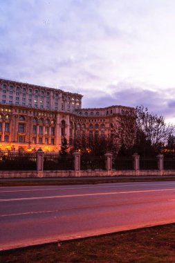 Romanya 'nın başkenti Bükreş' teki Parlamento Sarayı (Palatul Parlamentului) 2020