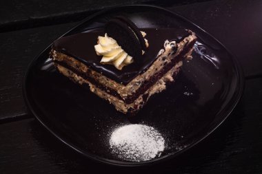 Çikolatalı mus tatlısı. Çikolatalı kek.