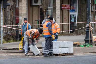 Romanya 'nın Bükreş kentinde inşaat işçileri, 2021