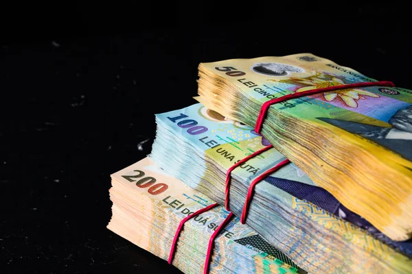 Bir yığın LEI Romanya parası. RON Leu Para Avrupa Para Birimi