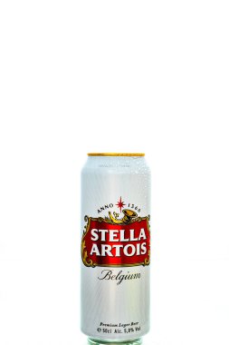 Bükreş, Romanya, 2021 'de bir kutu Stella Artois birası
